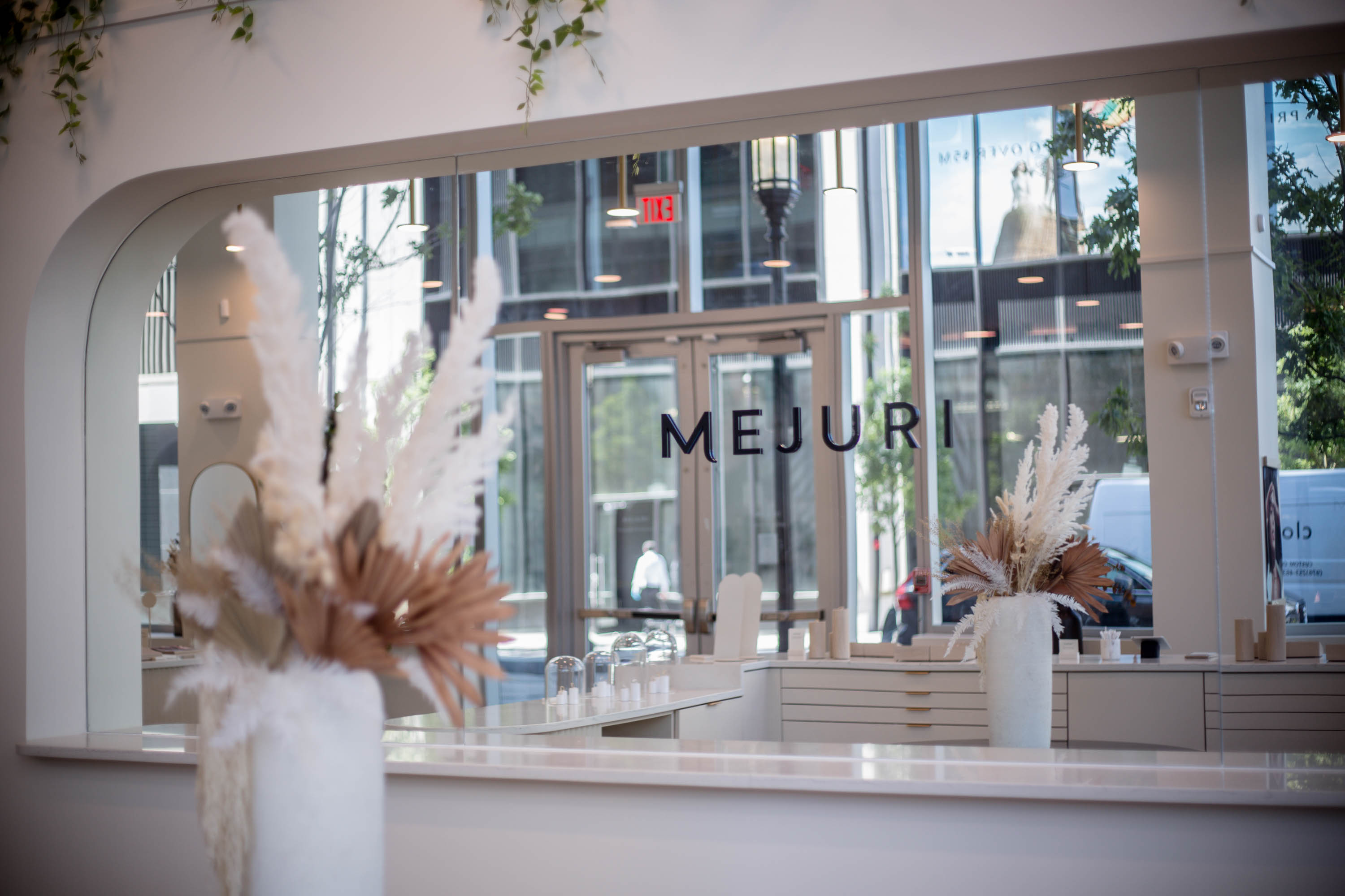 Featured image of post Mejuri Toronto Office - 52 people have already reviewed mejuri.